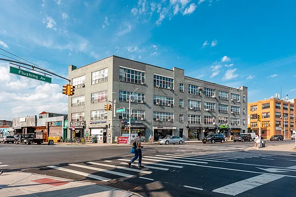 Rented by MySpaceNYC | media 9