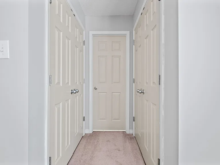 Tomrick Cir — Photo 10
