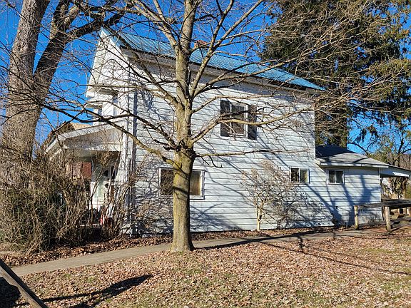 3rd image of 418 Hill St