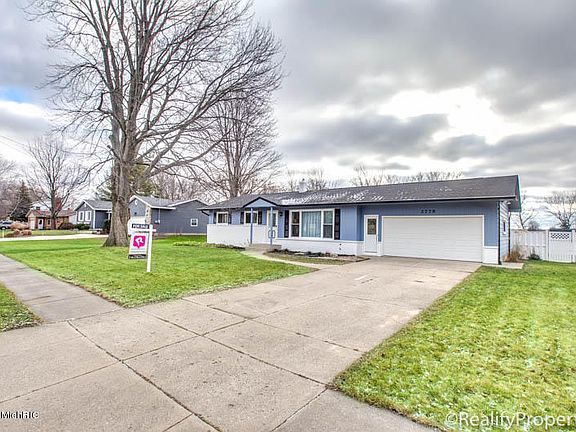 2nd image of 2778 Hope St