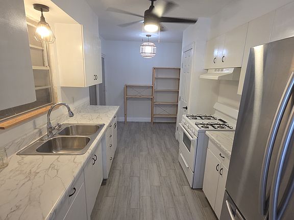 3rd image of 126 Postwood Dr
