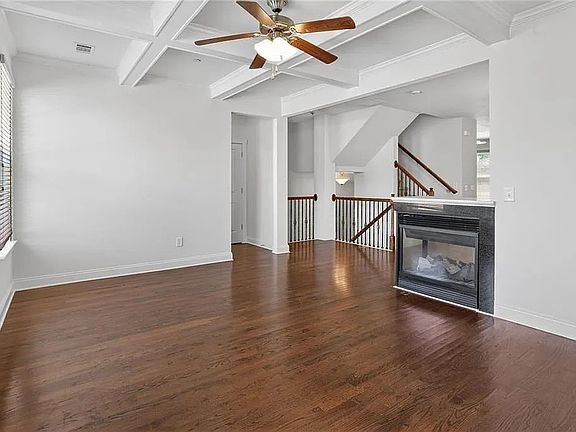 4th image of 2110 Westhill Dr SE