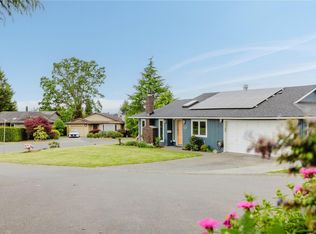 4200 Leaf Hill Grn, Saanich, BC V8X 4X8