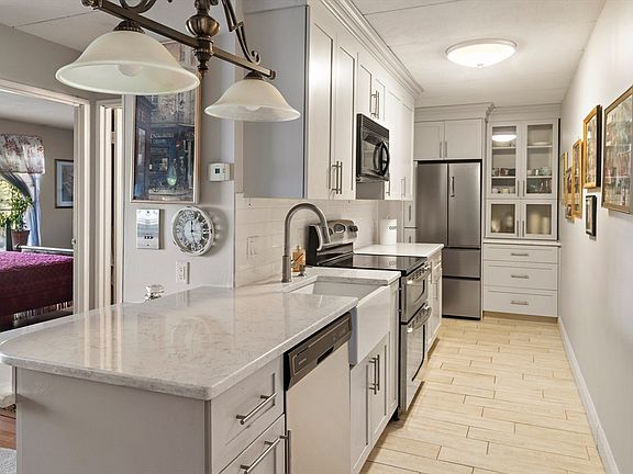 3rd image of 995 Massachusetts Ave APT 404