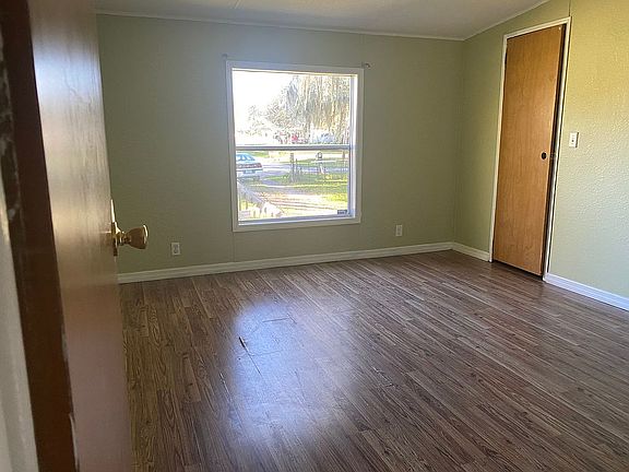 3rd image of 3929 Loury Dr