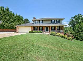 8615 Hunter Woods Dr, Ooltewah, TN 37363