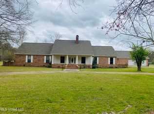 543 N Springlake Cir, Terry, MS 39170