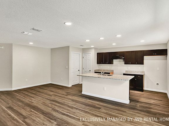 3rd image of 8337 Osteen St
