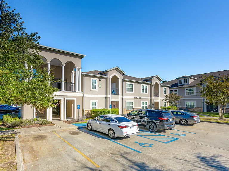 Pine Crest Apartments — Photo 23