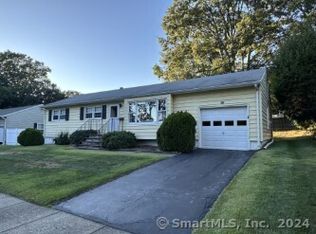 324 Rockland Ave, Stratford, CT 06614