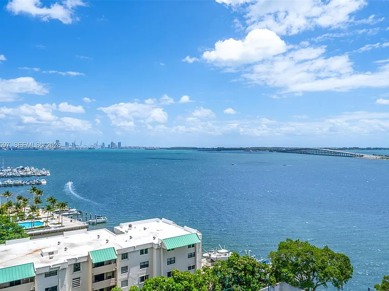 2333 Brickell Ave #1109 — Photo 2