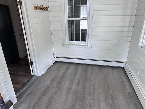 3rd image of 104 Vine St #1