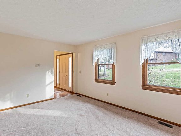 5th image of 3022 Woodside Dr