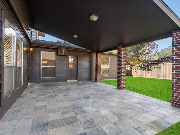 4527 Fox Run St, Pearland, TX 77584