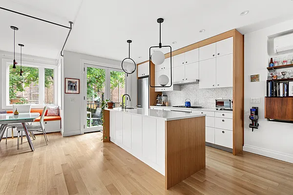 Rented by The Agency | media 5