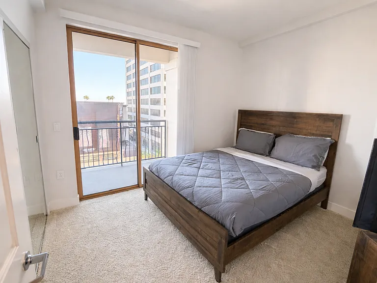 10740 Wilshire Blvd #608 — Photo 3