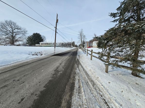 319 Miller Ln, Ruffs Dale, PA 15679