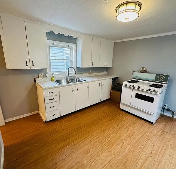 23 Bowers St #2 — Photo 11