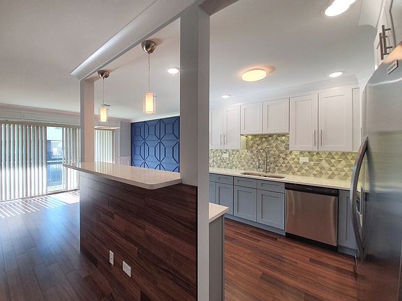 5th image of 4104 W 99th St APT C