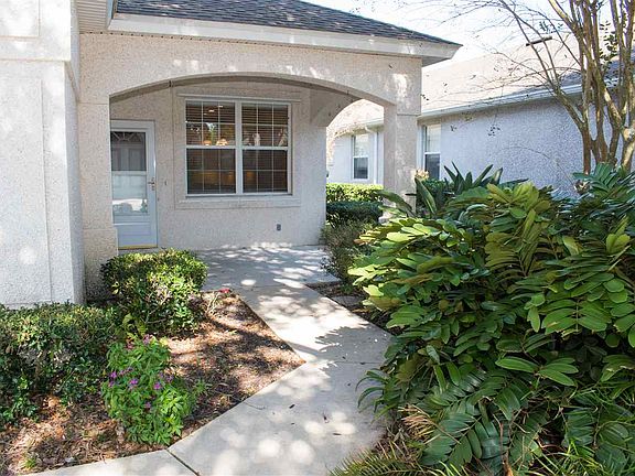 3rd image of 152 Lions Gate Dr