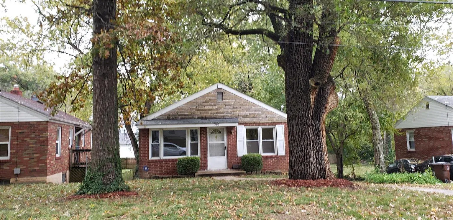 206 S Marguerite Ave photo 1