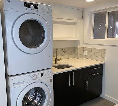 Kitchen and W/D