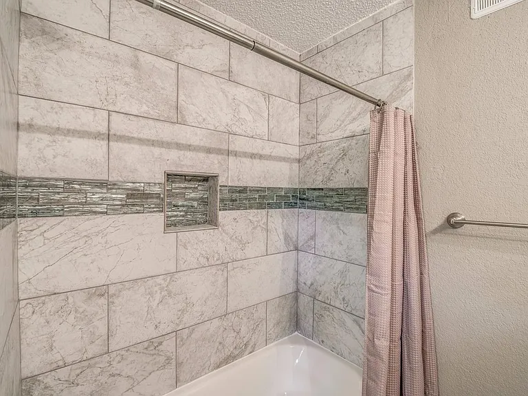 3709 32nd St — Photo 12