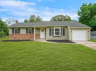 2 Dundalk Rd, Manorville, NY 11949