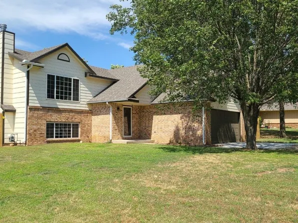 1605 Edgewood Dr, Wellington, KS 67152