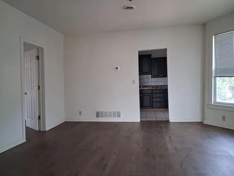 2302 W Vine St — Photo 10