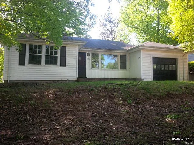 833 Gerald Pl photo 1