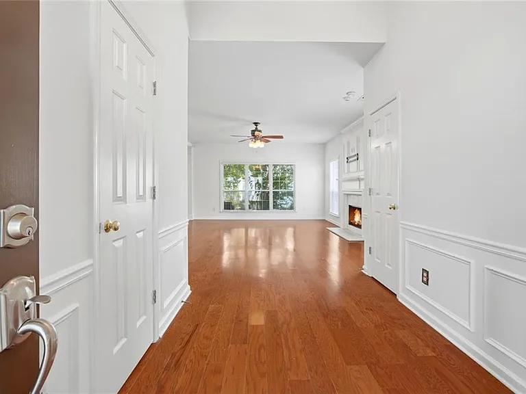 513 Stepney Ct SE — Photo 4