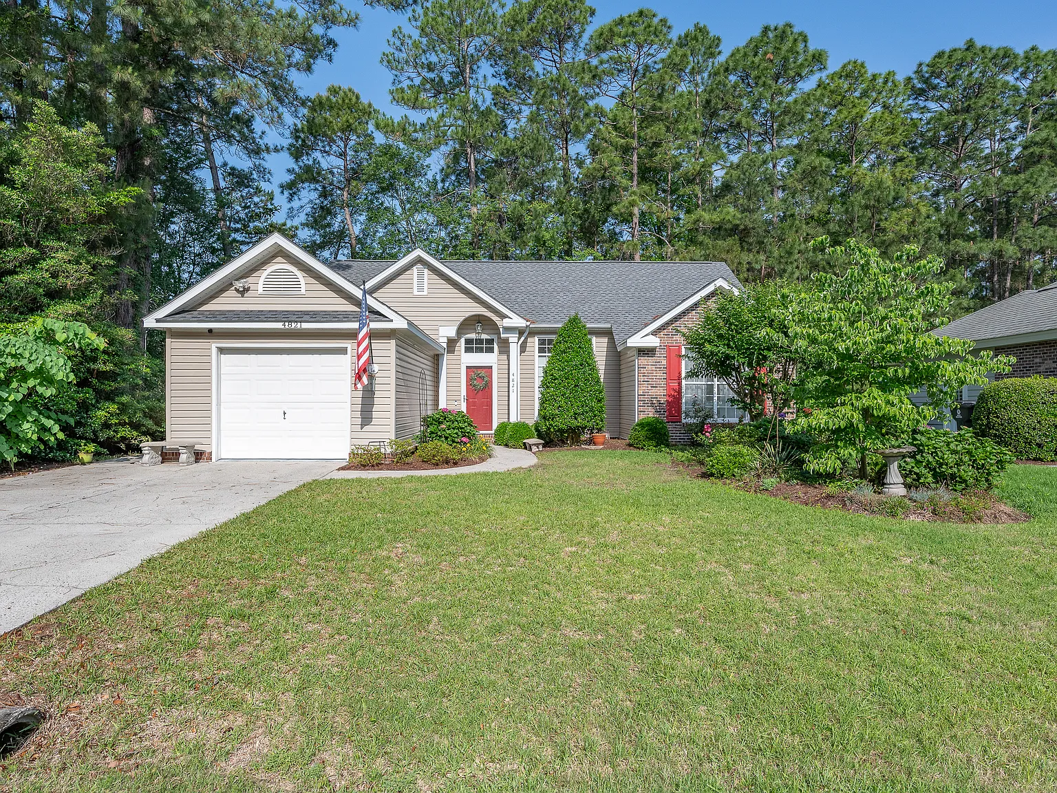 3 bed, 1750 sqft, $2,325 — Photo 1