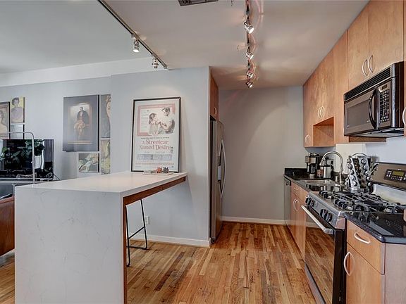 5th image of 915 Franklin St Unit 4M