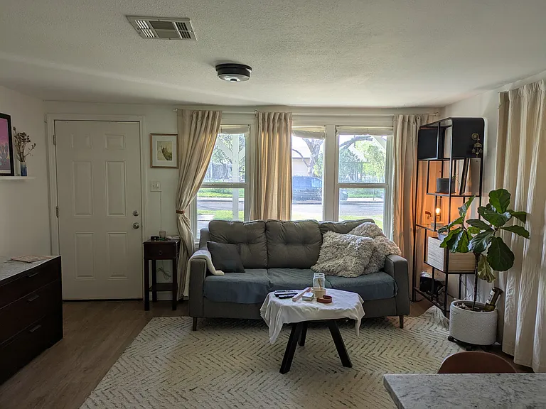 1109 Spur St — Photo 18
