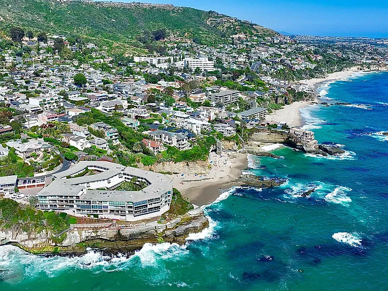 Condo is located on the 1st level facing directly out to the ocean