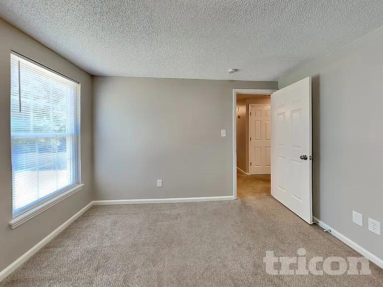 10733 Downpatrick Pl — Photo 12