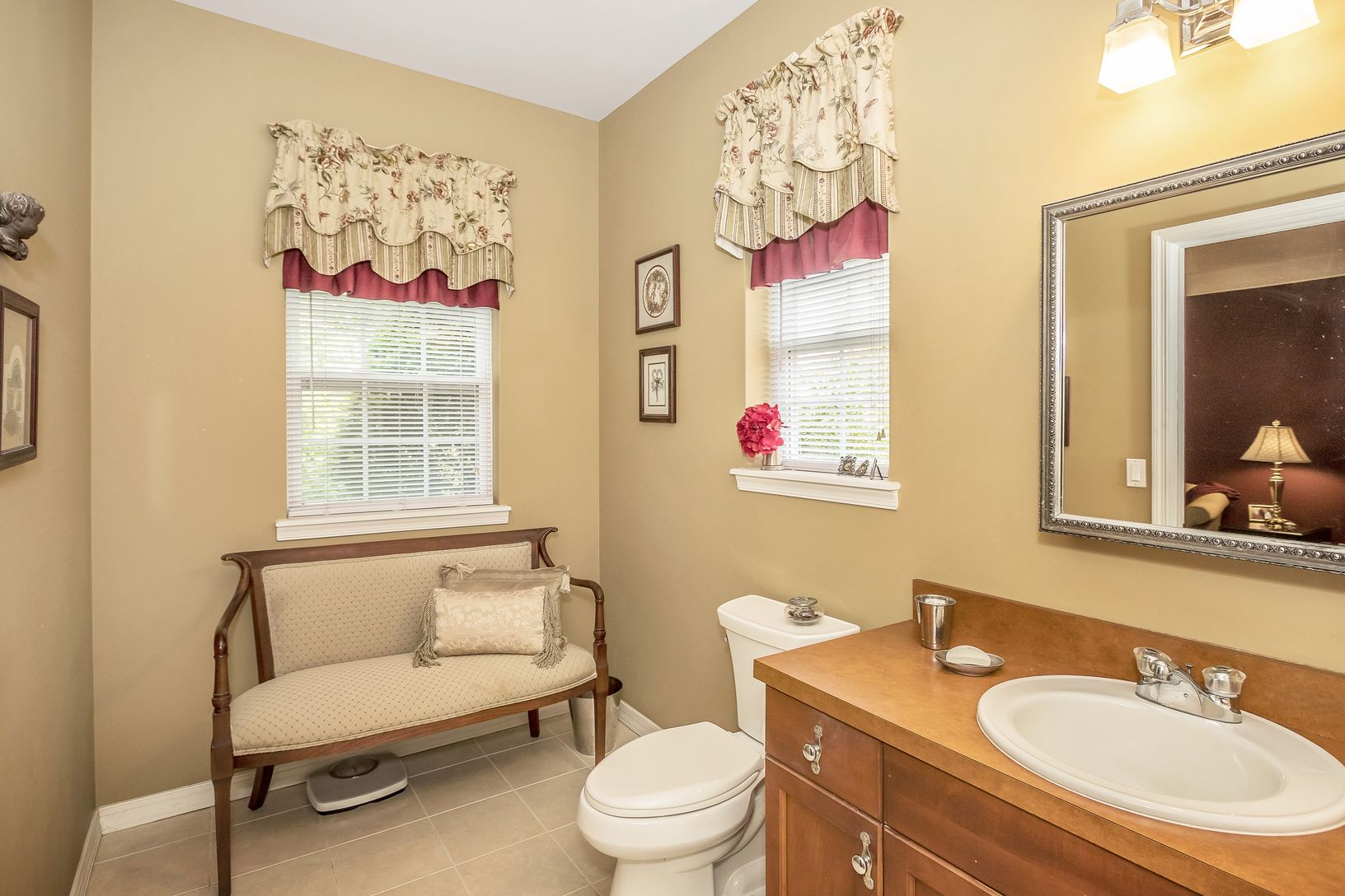  Primary En-Suite Bathroom
