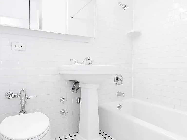 2186 5th Ave #9P — Photo 6
