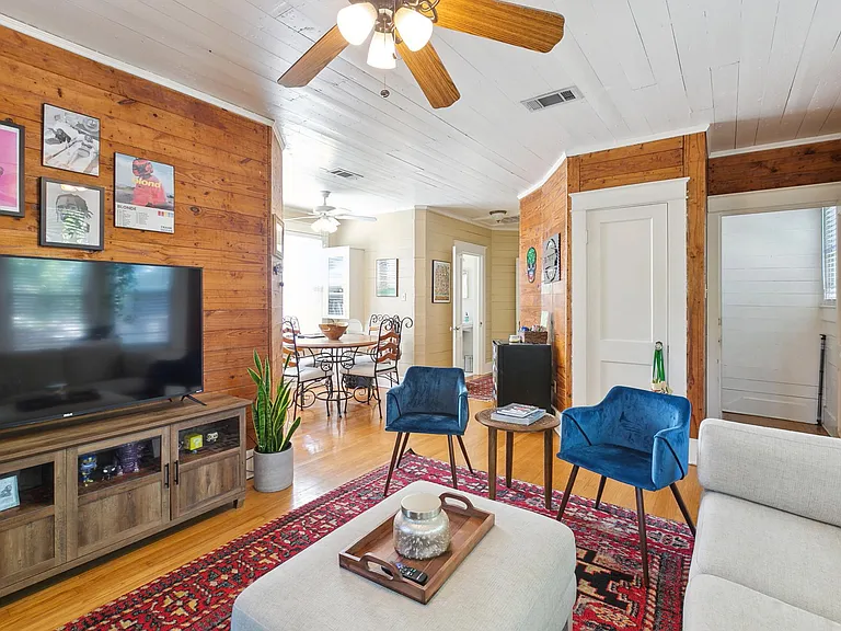 359 Ogden Dr — Photo 3