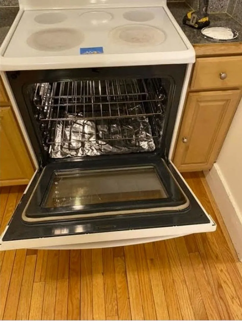 No Brokers Fee, Kenmore Sq. Location. Walk to BU Campus, Steps from the T. Laundry, — Photo 4