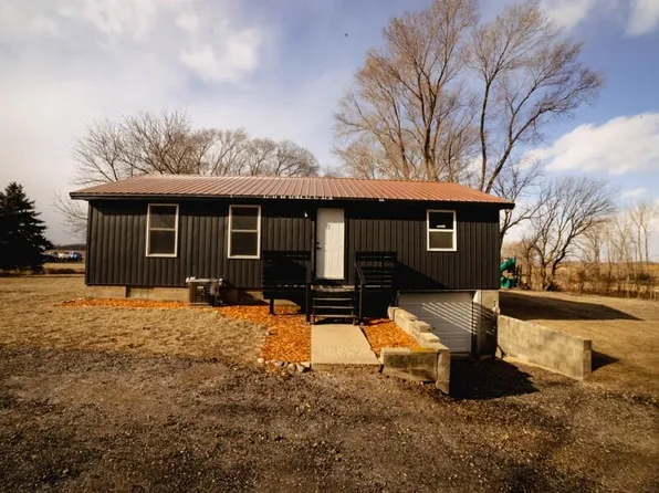 2741 425th Ave, Graettinger, IA 51342