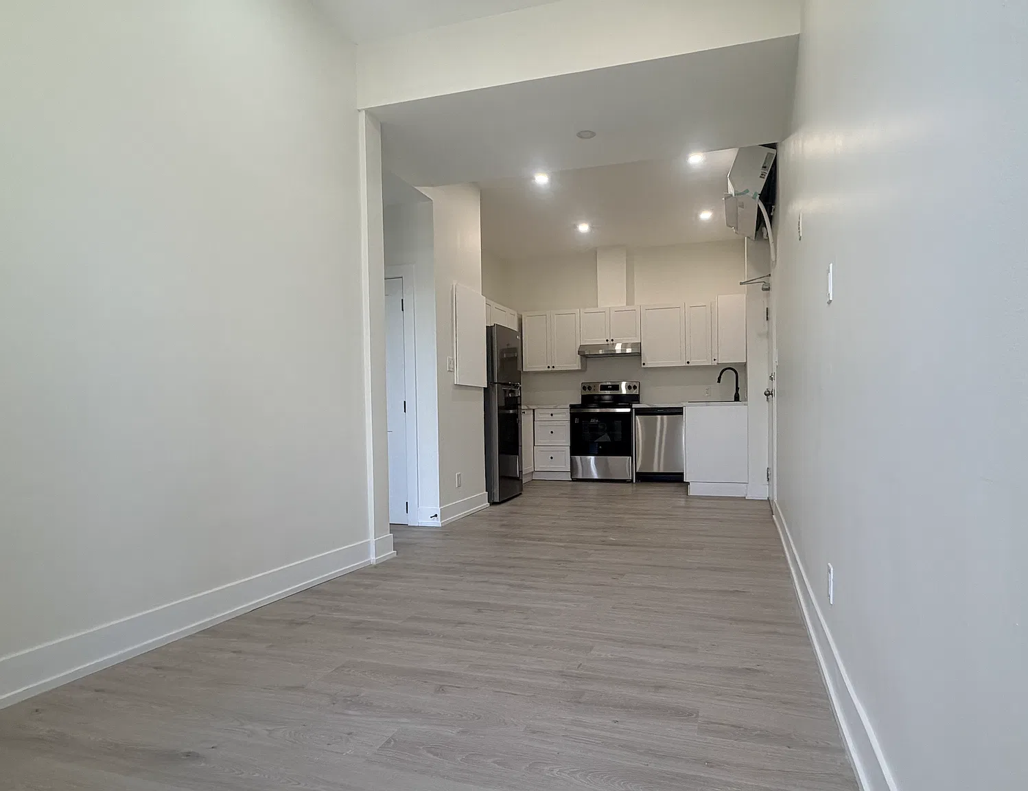 3 bed, $2,100 — Photo 2
