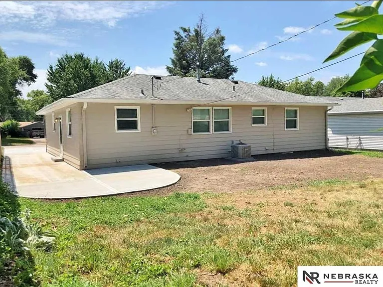 7736 Charles St — Photo 18