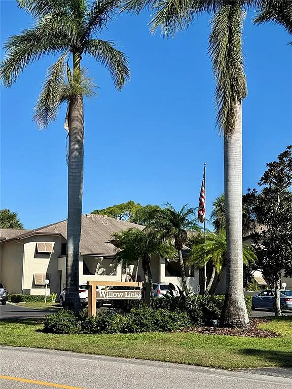 2 bed, 2.0 bath, 1145 sqft, $1,900 — Photo 2