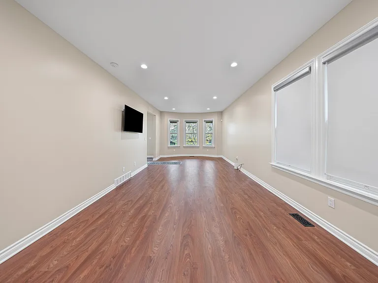 647 E Kirby St #2 — Photo 9