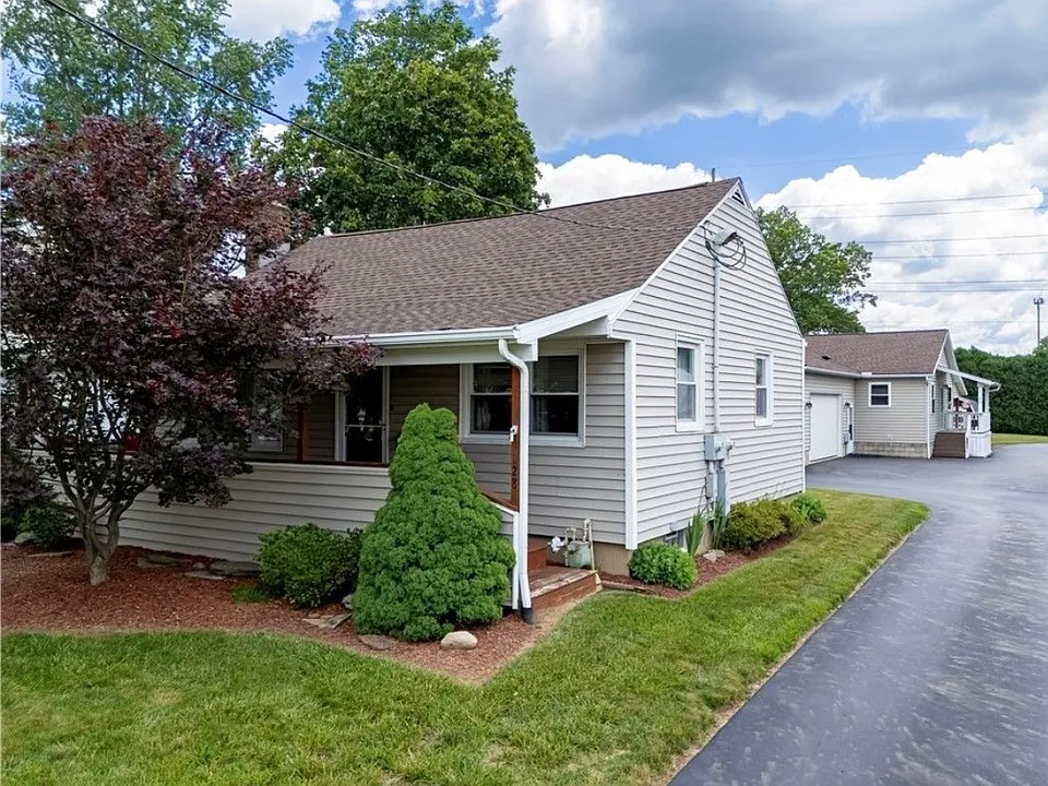 128 Woodlawn Ave NW #128