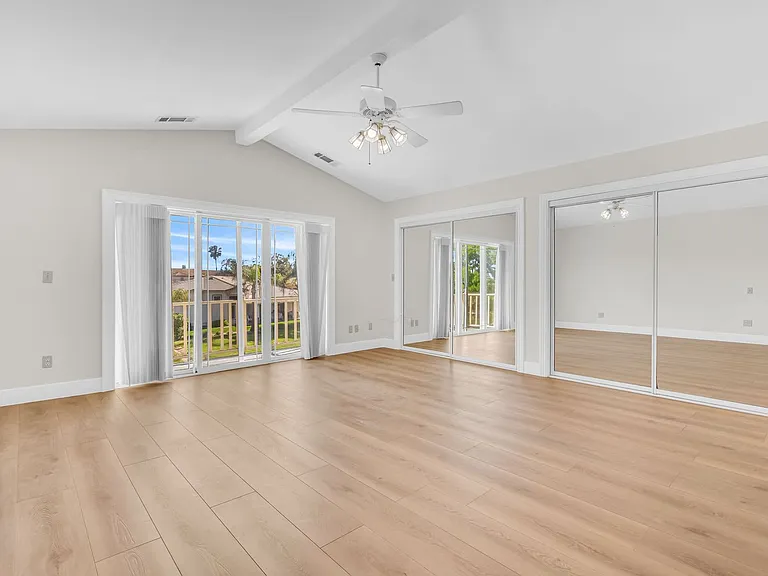 5650 Edgeview Dr — Photo 45