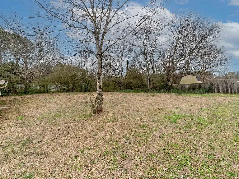 1219 N Parker St — Photo 36