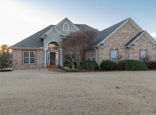 25 Stornaway Dr, Jackson, TN 38305